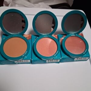 Thrive 3- Powder Blush Causemetics, Destinae/Heather/Taffy